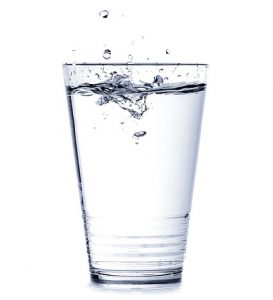 An image of a glass of water to talk about how you need to drink enough water to have excellent mental clarity.